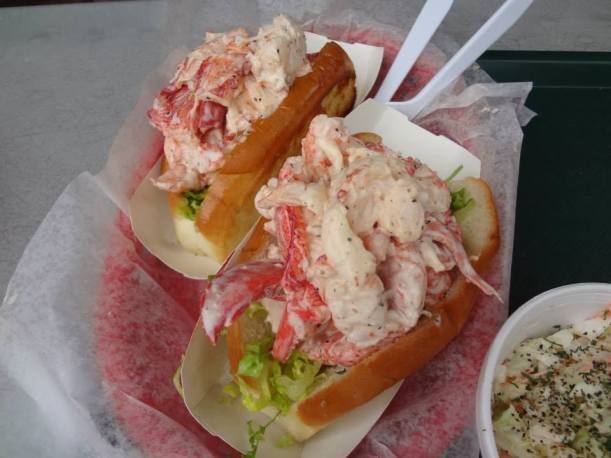 lobster roll, Maine style